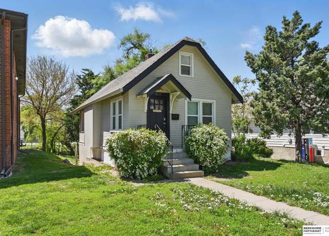 Property at 4317 Charles St, Omaha, NE 68131, 2 beds, 1 bath