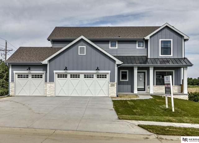 Property at 13063 S 43rd Ave, Bellevue, NE 68123, 4 beds, 2.5 baths