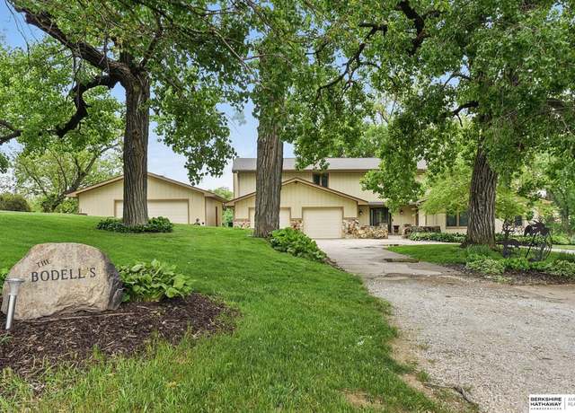 Property at 2564 County Road 12, Fremont, NE 68025, 4 beds, 2.5 baths