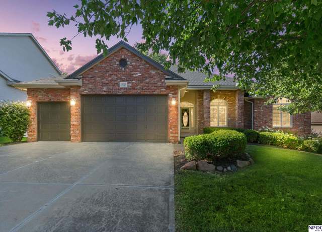 Property at 19726 K St, Omaha, NE 68135, 4 beds, 5 baths