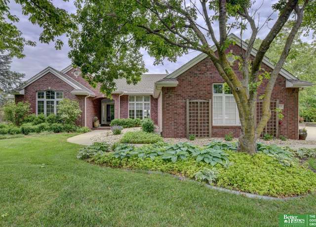Property at 5850 Country Squire Plz, Omaha, NE 68152, 4 beds, 2.5 baths