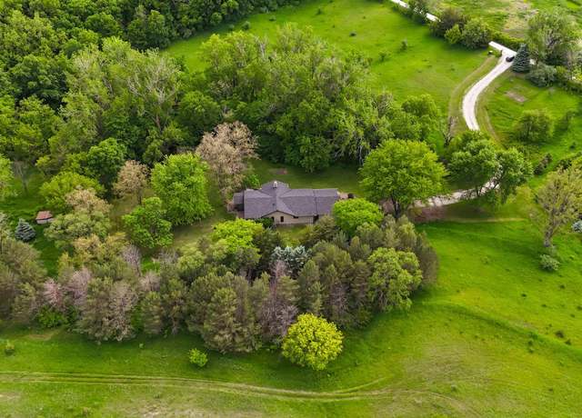 Property at 8259 Paradise Hills Ln, Fort Calhoun, NE 68023, 5 beds, 3 baths