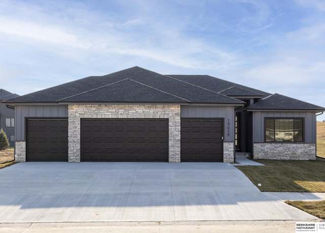 Property at 11303 S 182nd Cir, Gretna, NE 68028, 6 beds, 3 baths