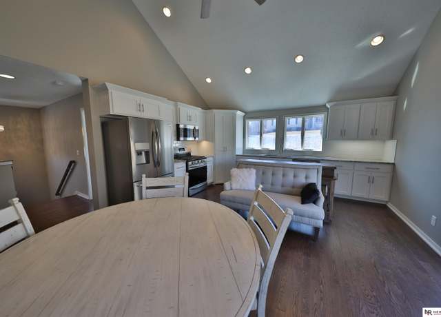 Property at 15210 Elmwood Dr, Bennington, NE 68007, 4 beds, 3 baths