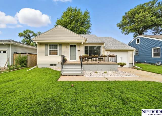 Property at 1715 N H St, Fremont, NE 68025, 2 beds, 1.5 baths