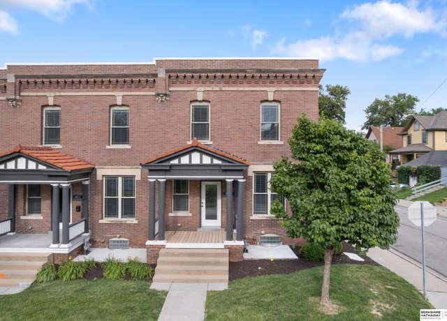 Property at 819 S 33rd St, Omaha, NE 68105, 3 beds, 3.5 baths