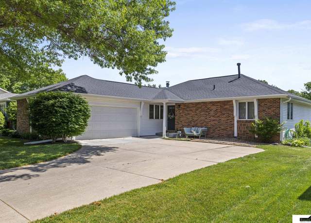 Property at 3041 Orwell St, Lincoln, NE 68516, 4 beds, 3 baths