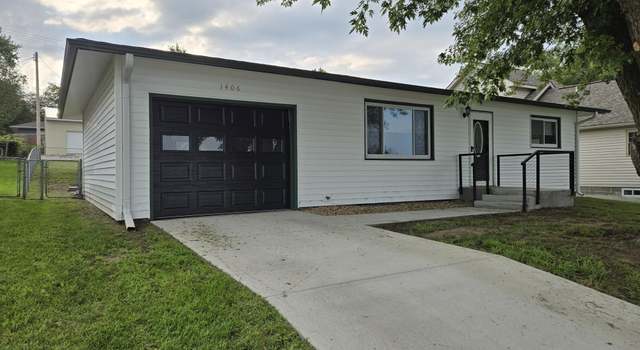 Photo of 1406 N 8th St, Beatrice, NE 68310