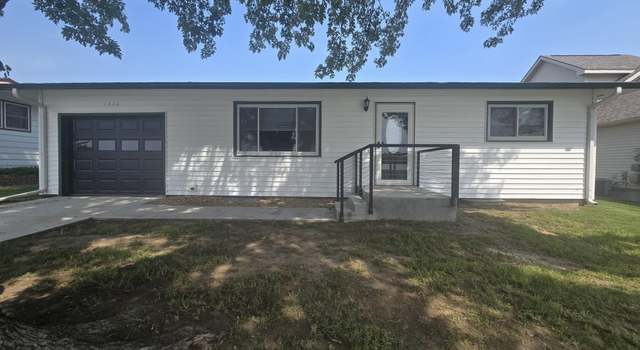 Photo of 1406 N 8th St, Beatrice, NE 68310