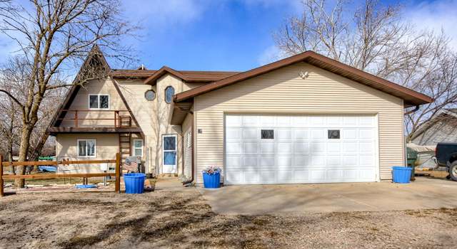 Photo of 10 Firefly Dr, Columbus, NE 68601
