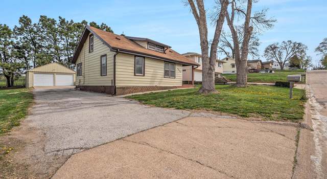 Photo of 5906 M St, Omaha, NE 68117