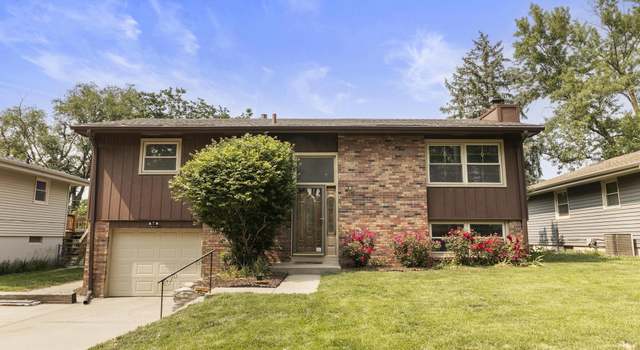 Photo of 8206 Walnut Ln, Omaha, NE 68127