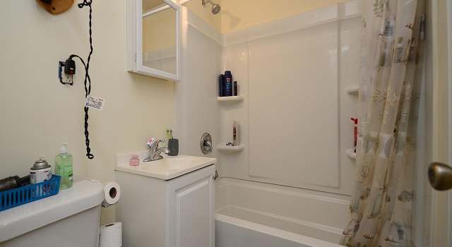 Photo of 3368 Weber St, Omaha, NE 68112