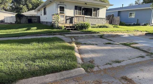 Photo of 307 3rd St, Milford, NE 68405