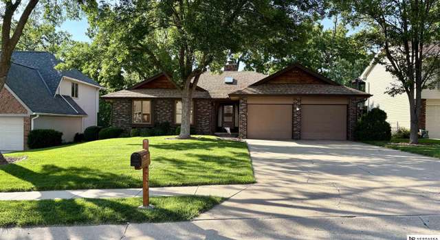 Photo of 15922 Nottingham Dr, Omaha, NE 68118