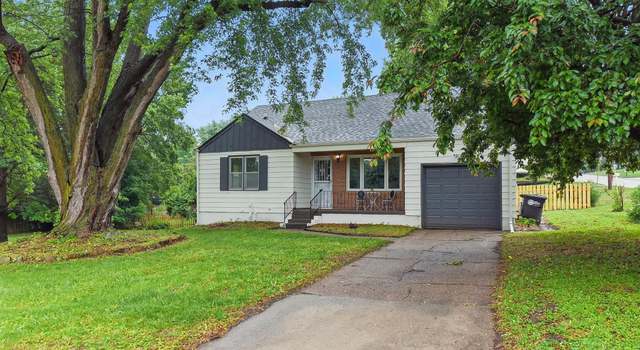 Photo of 7245 Pratt St, Omaha, NE 68134