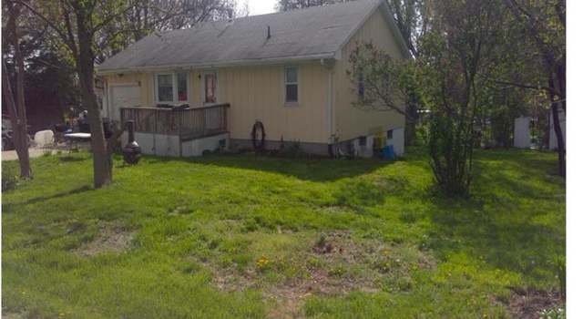 Photo of 117 N 6th St, Elmwood, NE 68349