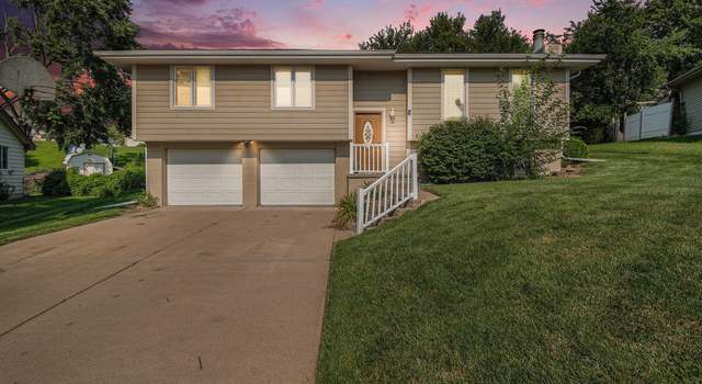 Photo of 10723 Borman Cir, Omaha, NE 68127