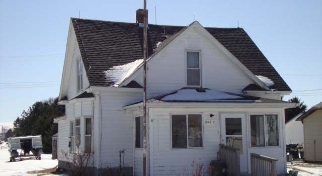 Photo of 206 E 6th St, Wynot, NE 68792