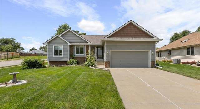Photo of 400 Fleetwood Dr, Papillion, NE 68133