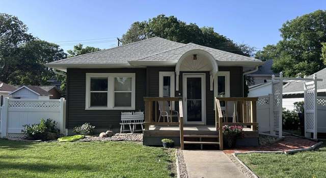 Photo of 809 M St, Aurora, NE 68818