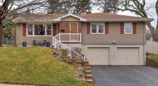 Photo of 7232 Oak St, Omaha, NE 68124