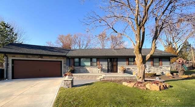 Photo of 9716 Parker St, Omaha, NE 68114