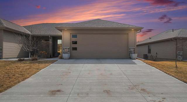 Photo of 17107 Nicholas Cir, Omaha, NE 68118