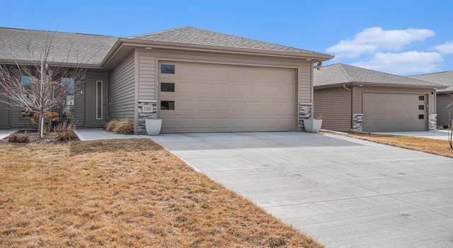 Photo of 17107 Nicholas Cir, Omaha, NE 68118