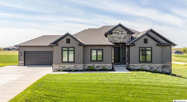 Photo of 7865 W Schellpeper Dr, Lincoln, NE 68532