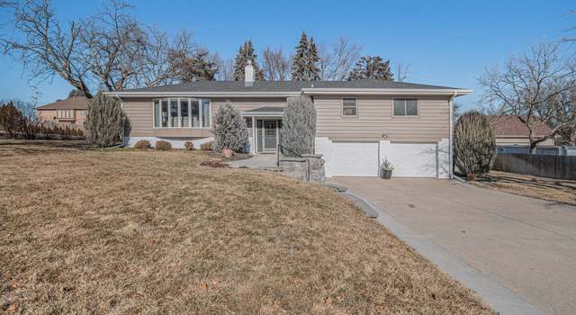 Photo of 11664 Pierce St, Omaha, NE 68144