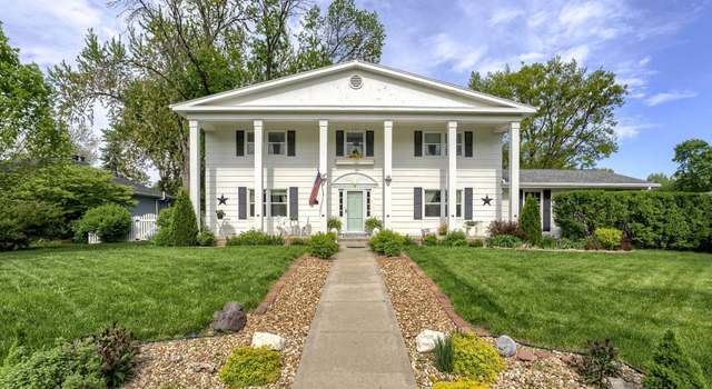 Photo of 5325 Oak Hills Dr, Omaha, NE 68137