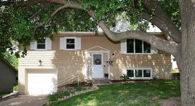 Photo of 6204 N 68th St, Omaha, NE 68104