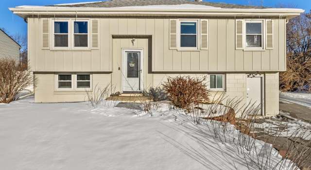 Photo of 1611 N 105th St, Omaha, NE 68114