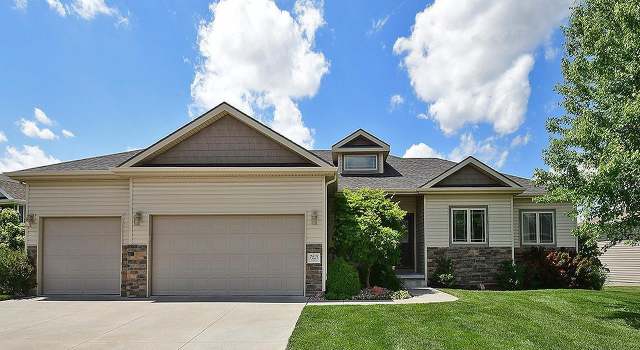 Photo of 7521 Exbury Rd, Lincoln, NE 68516