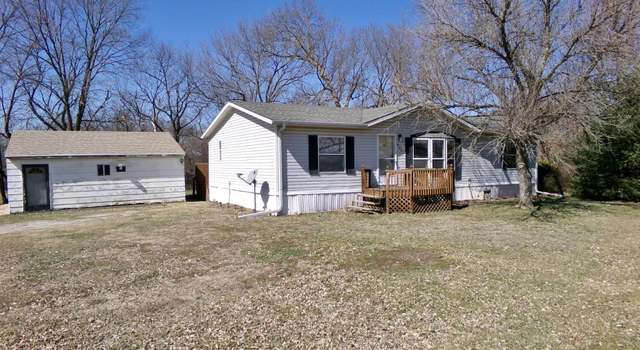 Photo of 401 1st St, Barneston, NE 68309