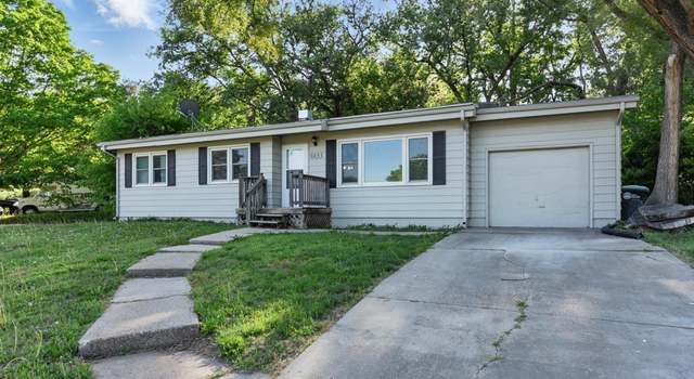 Photo of 8853 Izard Cir, Omaha, NE 68114