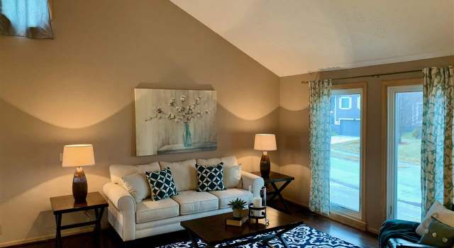 Photo of 8468 Baker St, Omaha, NE 68122