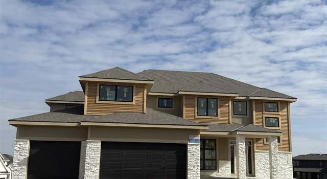 Photo of 19052 Murifield Cir, Omaha, NE 68136