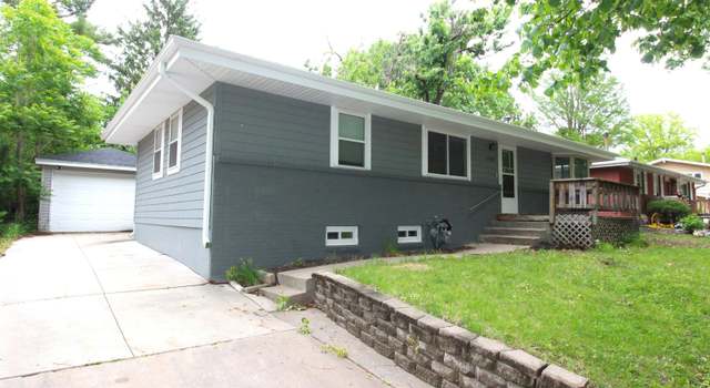 Photo of 1425 Meadow Dale Dr, Lincoln, NE 68505