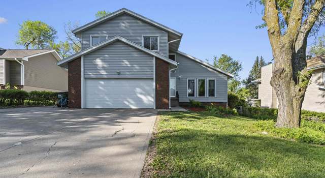 Photo of 1407 Cherry Tree Ln, Papillion, NE 68133