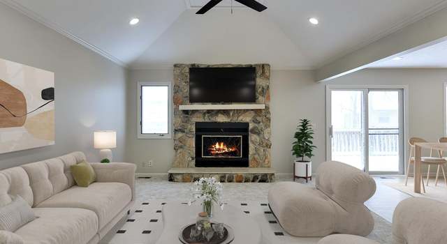 Photo of 14966 Orchard Plz, Omaha, NE 68137