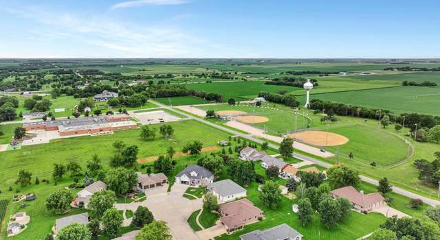 Photo of 109 Oak Cir W, Milford, NE 68405