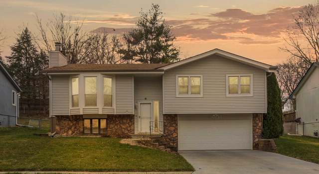 Photo of 11033 Crown Point Ave, Omaha, NE 68164