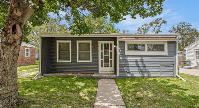 Photo of 2221 N 32nd St, Lincoln, NE 68503