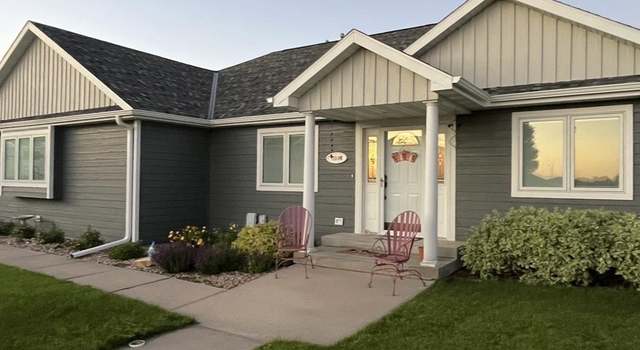 Photo of 4904 Loch Loyal Ct, Hastings, NE 68901