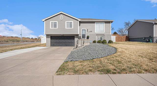 Photo of 1308 Beaufort Dr, Papillion, NE 68133