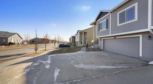Photo of 14071 Wood Valley Dr, Omaha, NE 68142