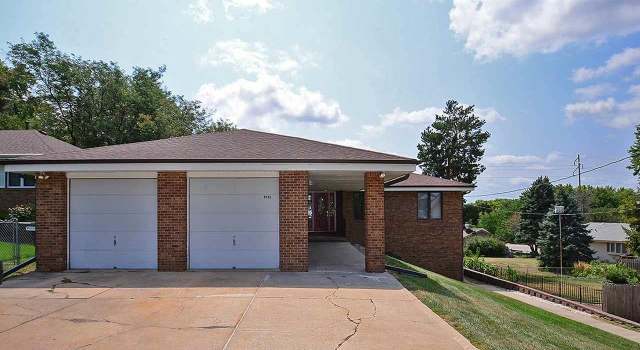 Photo of 9541 Burdette Cir, Omaha, NE 68134