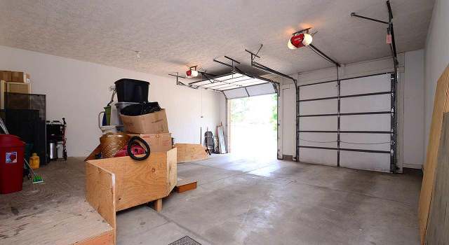 Photo of 9541 Burdette Cir, Omaha, NE 68134